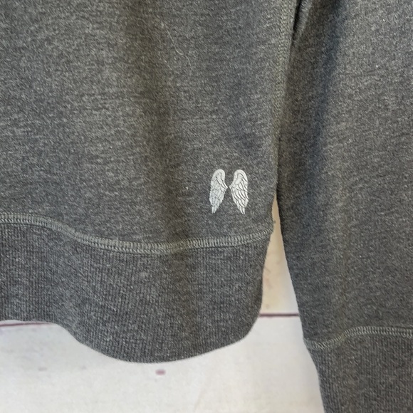 VICTORIA’S SECRET Black Pink Snowflake Cropped Hoodie Sweatshirt Size XS - Picture 6 of 10